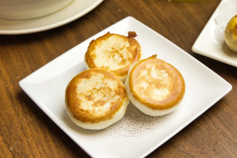 Pan-Fried Buns with Golden Bottoms